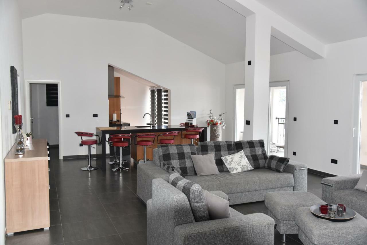 Villa Pina Appartment Chantos Tisno Eksteriør billede