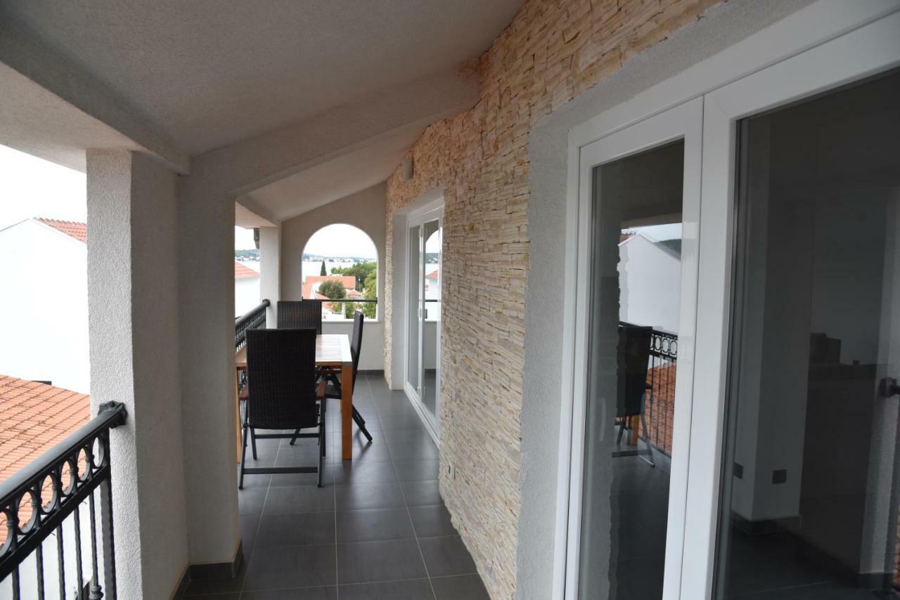 Villa Pina Appartment Chantos Tisno Eksteriør billede