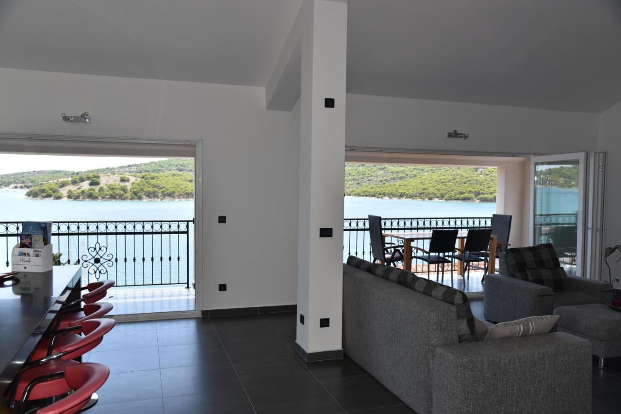 Villa Pina Appartment Chantos Tisno Eksteriør billede